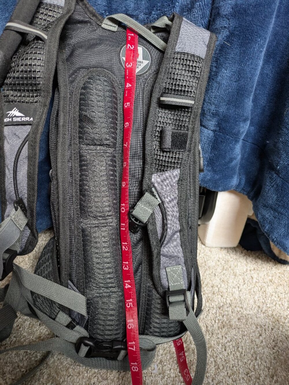 High sierra backpack with water bladder